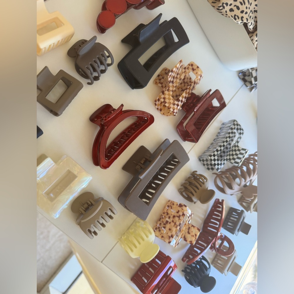 Assorted Hair Claw Clips in Various Colors